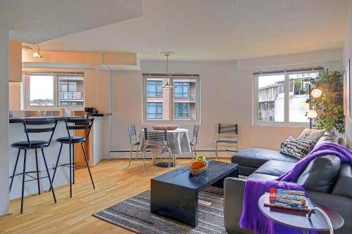 Apartment Pike/Pine