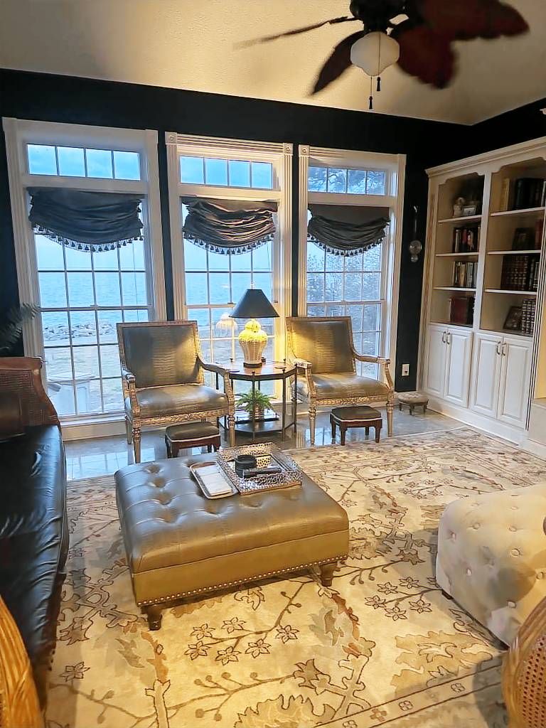 House  Manteo