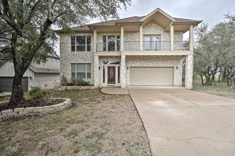 Villa  Travis Landing
