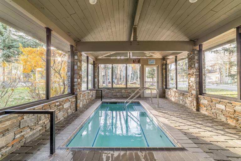Condo  Mammoth Lakes