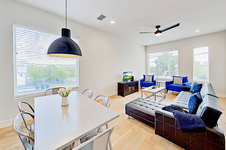 Condo Foster Heights